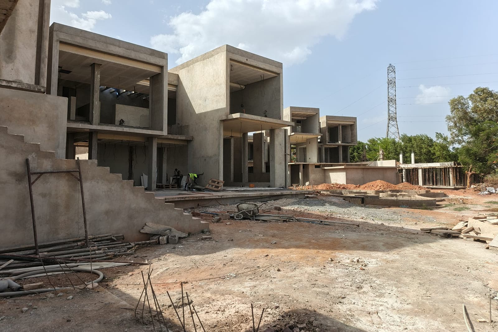 Villas en gros œuvre, structures béton avant second œuvre